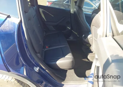 2023 Tesla Model Y Awd/Long Range Dual Motor All-Wheel Drive z USA, uszkodzony, nr VIN 7SAYGDEE3PF596164